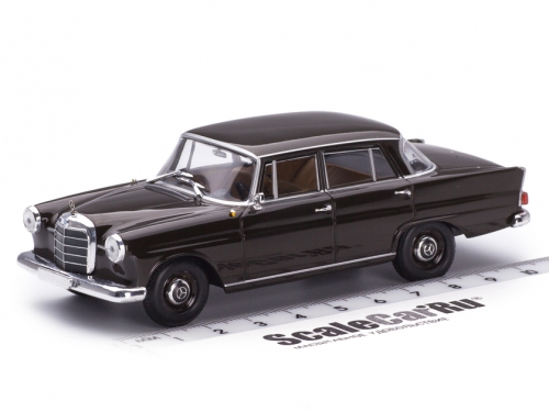 1/43 Mercedes-Benz 190 W110 1961