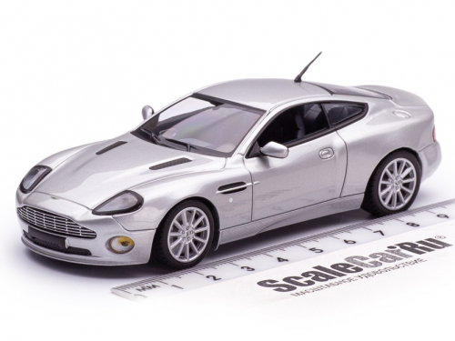 1/43 Aston Martin Vanquish S 2004