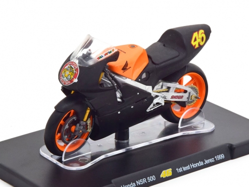 1/18 Honda NSR 500 Jerez Valentino Rossi #46 1999