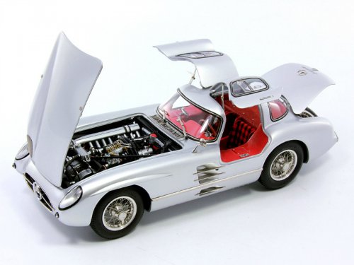 1/18 Mercedes-Benz 300 SLR Ulenhault Coupe