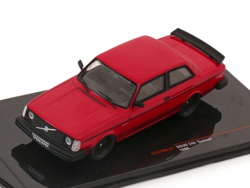 1/43 Volvo 242 Custom 1980