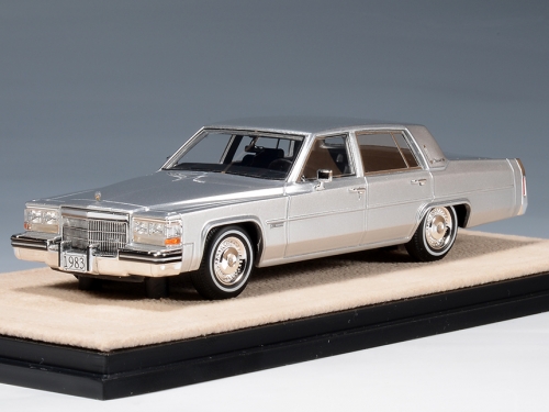 1/43 Cadillac Sedan Deville 1983