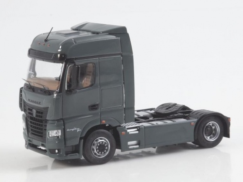 Модель в масштабе 1/43 KAMAZ-54901 седельный тягач