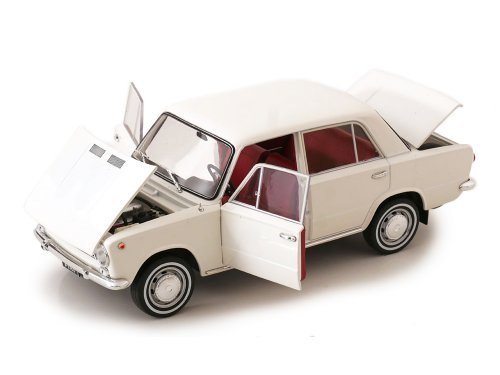 Модель в масштабе 1/18 FIAT 124 1970 белый