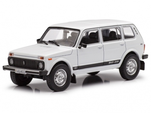 Модель в масштабе 1/43 ВАЗ-2131 Нива 5 дв.