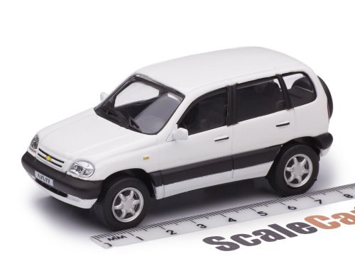 Модель в масштабе 1/43 Chevrolet Niva Шеви Нива 2003