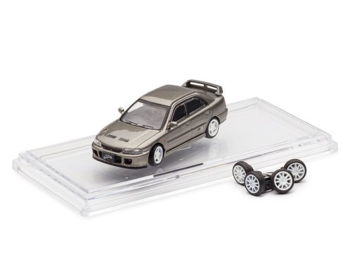 Модель в масштабе 1/64 Mitsubishi Lancer Evolution II GSR с набором колес