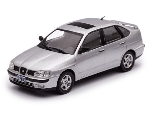 Модель в масштабе 1/43 SEAT Cordoba 2000