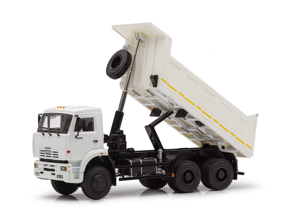 Модель в масштабе 1/43 KAMAZ-6522 самосвал