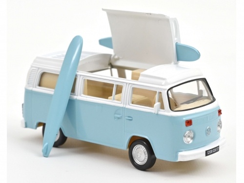 Модель в масштабе 1/43 Volkswagen T2 Combi Camper Van с досками для серфинга 1973