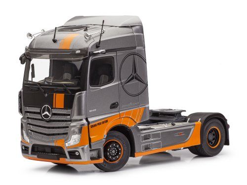 Модель в масштабе 1/24 Mercedes-Benz Actros L Grand Prix Edition 2019