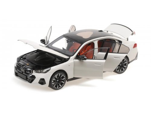 1/18 BMW i5 G60 2023