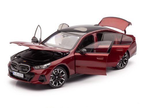 1/18 BMW 5-серии i5 M50 G60