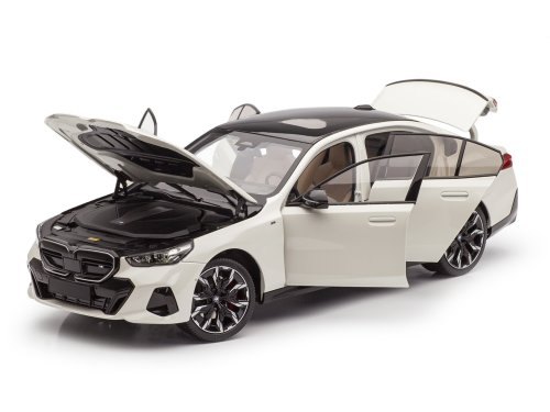 Модель 1/18 BMW i5 G60 2023 M60