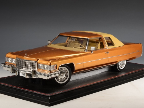 1/18 Cadillac Coupe Deville 1976