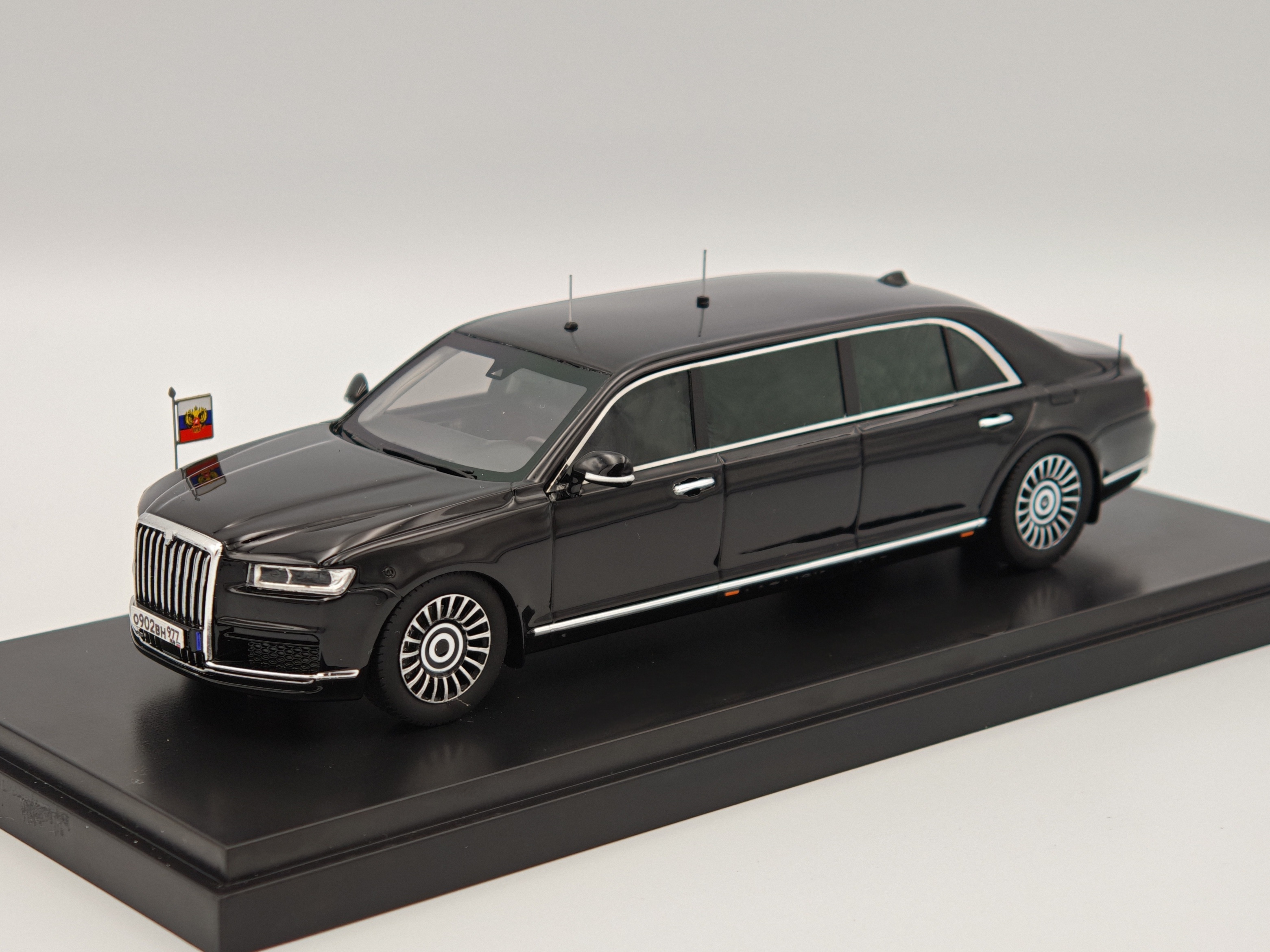 1/43 Президентский лимузин Aurus Senat