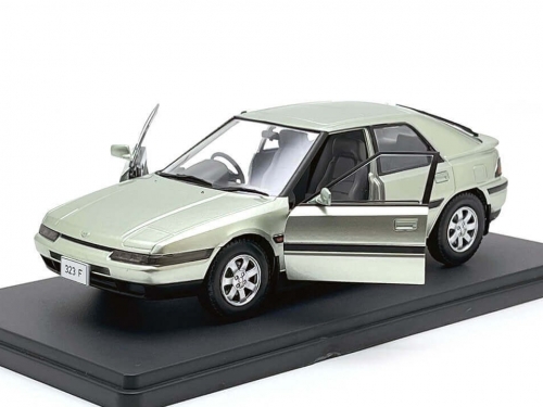 1/24 Mazda 323 F 1989
