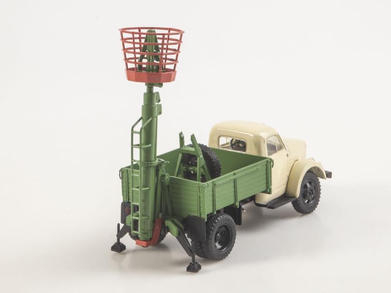 Модель в масштабе 1/43 ТВГ-15М (51А) телескопическая гидравлическая автовышка