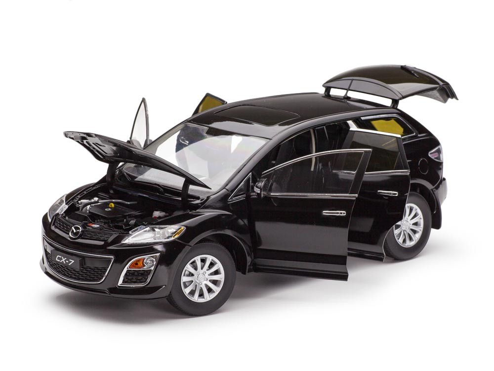 Модель 1/18 Mazda CX-7 2011 от Paudi Models