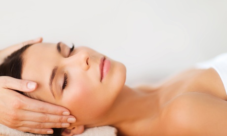 Soin du visage anti-âge et hydratant avec Hollywood Treatment Center Soin du visage anti-âge et hydratant avec Hollywood Treatment Center