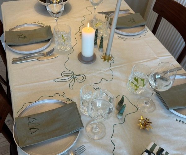 Christmas table setting