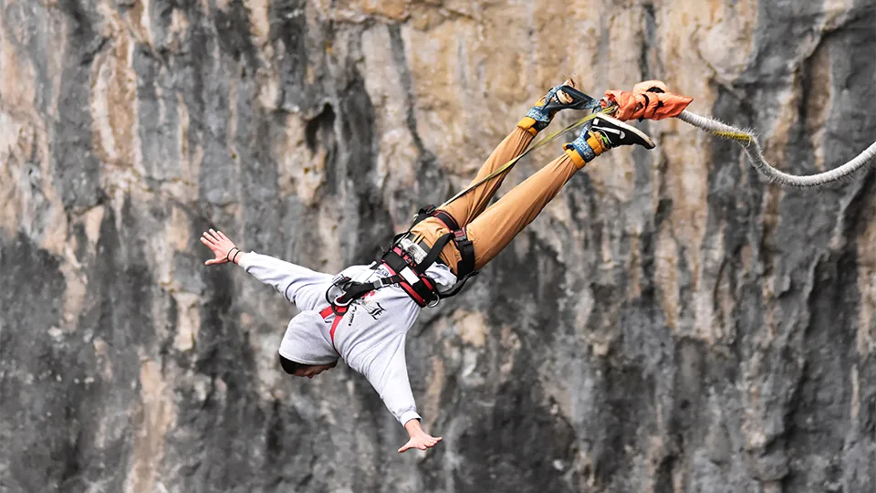 ПРОМО BF Бънджи скок на пещера Проходна