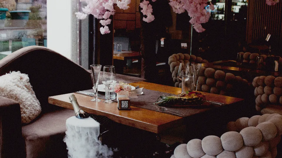 Гурме вечеря за двама с уелкъм дринк и меню по избор Гурме вечеря за двама с уелкъм дринк и меню по избор