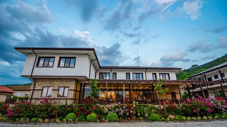 Нощувка и преживяване за двама в района на Пловдив Нощувка и преживяване за двама в района на Пловдив