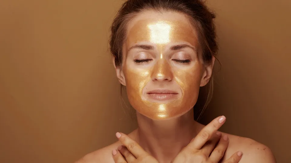 Златен лифтинг 360 – сияйна и стегната кожа