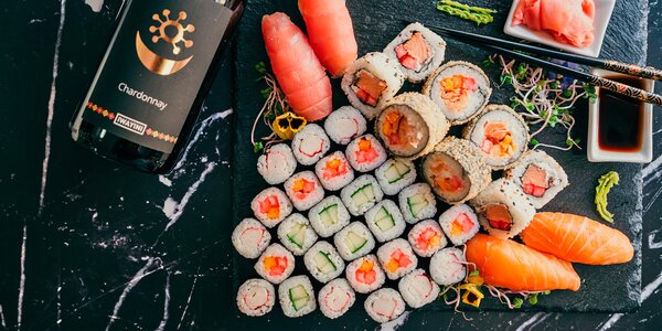 18–56 sushi na odnos s sebou i s kimči nebo vínem