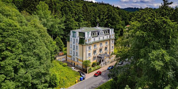 4* hotel v Mariánkách s polopenzí, saunou, masáží i bazénem