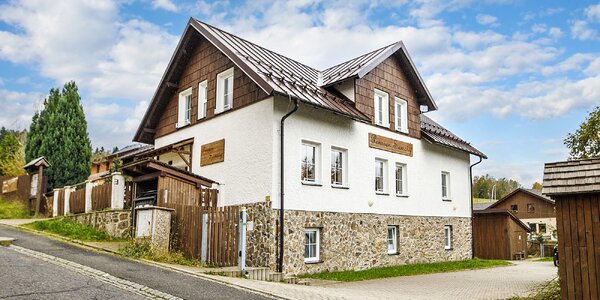 Příjemný penzion na Šumavě: snídaně, výlety i bazén