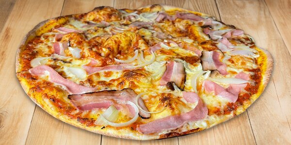 Pizza dle výběru: salámová, sýrová i kohoutí na smetaně