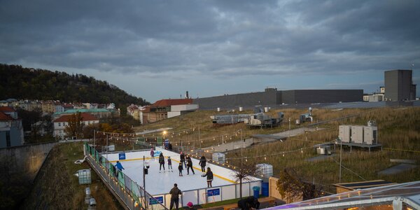 Jedinečné kluziště na střeše a jenom pro vás