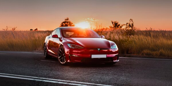 Tesla Model S Plaid: 30–120 min. spolujízdy i řízení