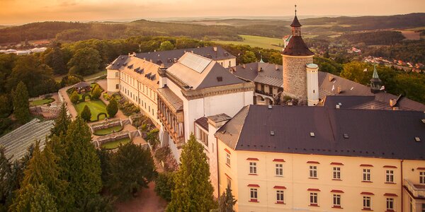 Snový Chateau Zbiroh: zámecká večeře i wellness