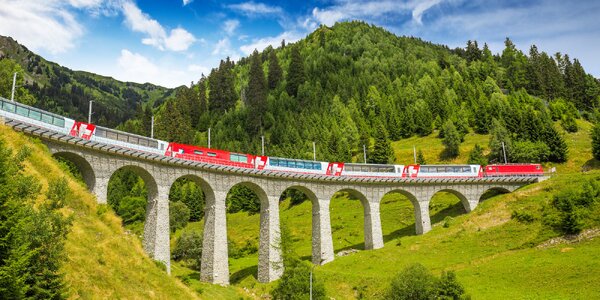 Cesta jedinečným alpským vlakem: Tirano–St. Moritz