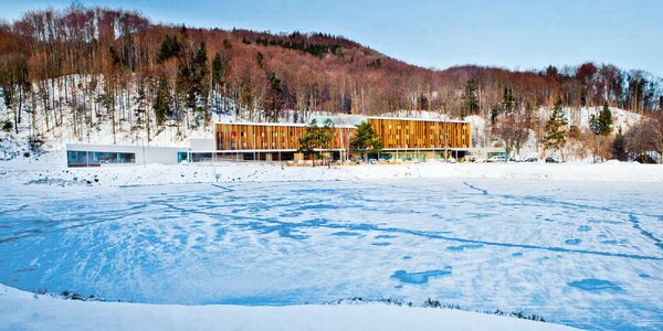 4* hotel s polopenzí i wellness: vlastní sjezdovka i rybník