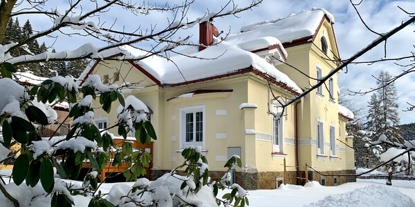 Útulné apartmány v Beskydech: vstup do letního parku