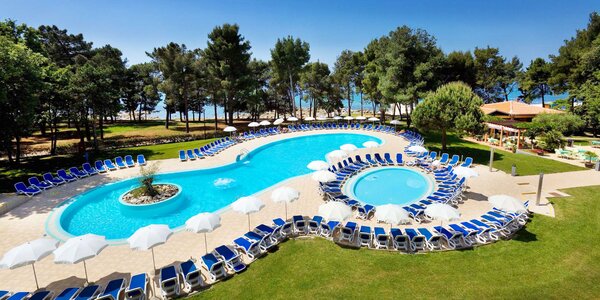 Umag: 4* hotel s all inclusive, bazény, 100 m od pláže