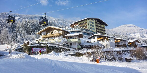 Zillertal: hotel přímo na sjezdovce, jídlo i wellness