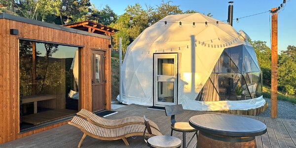 Glamping na samotě: luxusní stan s vířivkou i saunou