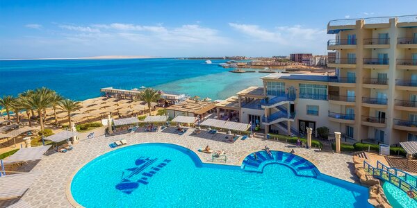 First minute léto 2025 – Hurghada: 4* hotel, all inclusive, 5 bazénů i letenky