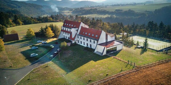 Křivoklátsko se snídaní či polopenzí a wellness