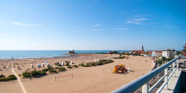 Dovolená v Caorle: 3* hotel přímo u pláže se snídaní