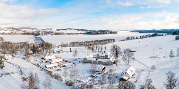 Pobyt u Lipna: panoramatická sauna i privátní vířivka