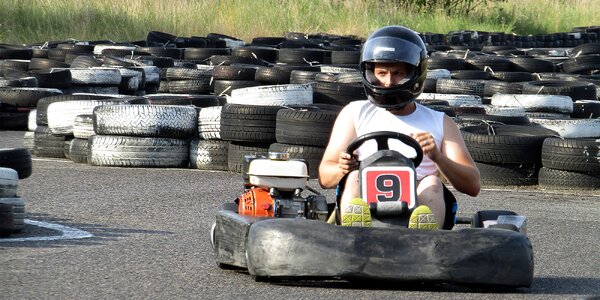 3× 10min. jízda na nejdelší motokárové trati v ČR