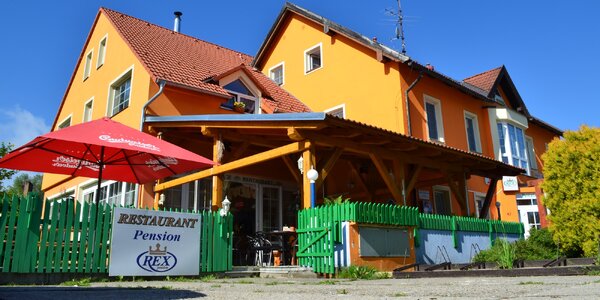 Pohoda v penzionu u Lipna se snídaní či polopenzí