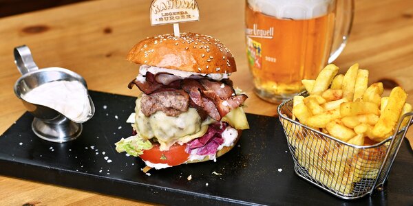 Burger, hranolky a pivo v centru Prahy až pro 4 osoby