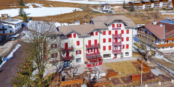 Horský hotel v Dolomitech se snídaní až pro 6 osob